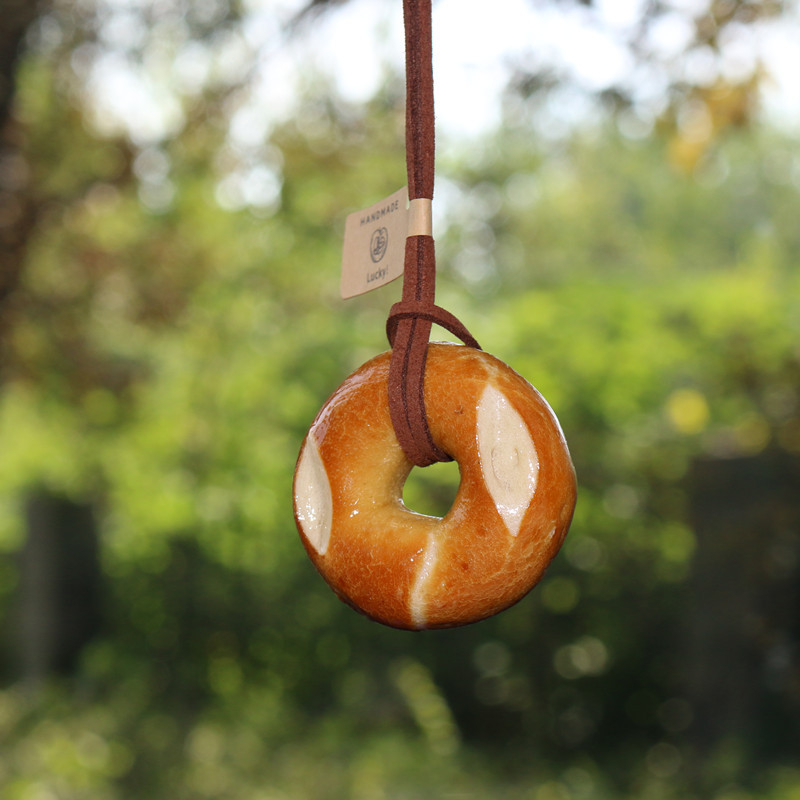 Autómedál (Anyag: magas gluténtartalmú liszt; Stílus: rajzfilm; Funkció: beltéri dekoráció; Testreszabás: nincs)