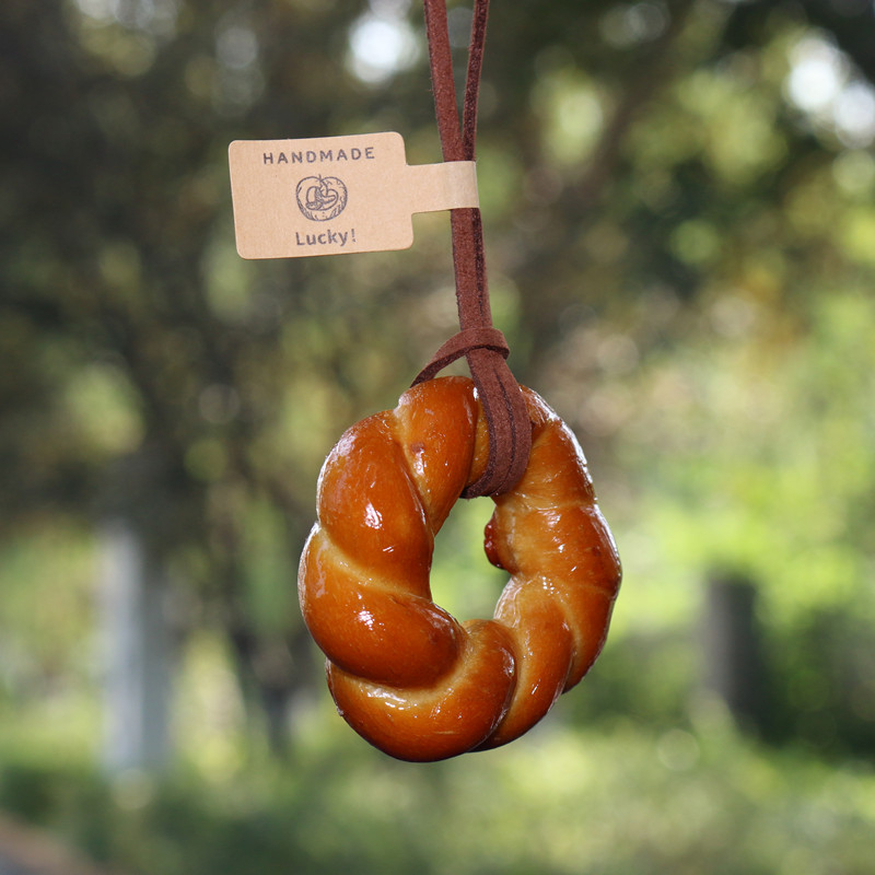 Autómedál (Anyag: magas gluténtartalmú liszt; Stílus: rajzfilm; Funkció: beltéri dekoráció; Testreszabás: nincs)