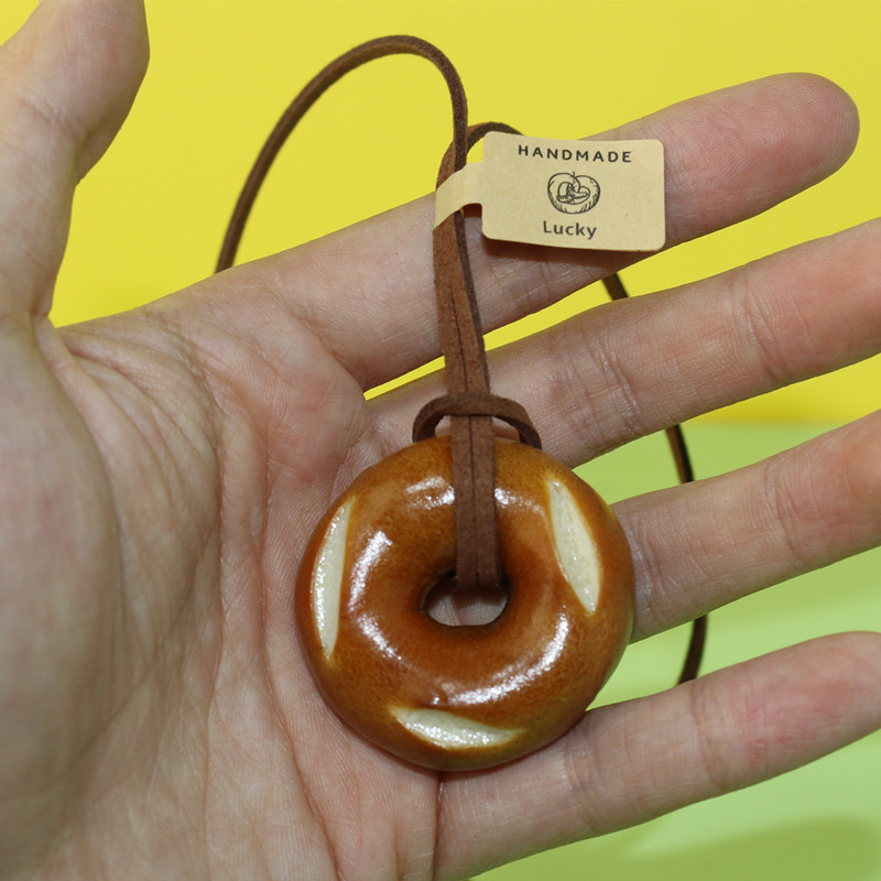 Autómedál (Anyag: magas gluténtartalmú liszt; Stílus: rajzfilm; Funkció: beltéri dekoráció; Testreszabás: nincs)