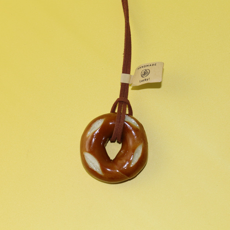 Autómedál (Anyag: magas gluténtartalmú liszt; Stílus: rajzfilm; Funkció: beltéri dekoráció; Testreszabás: nincs)