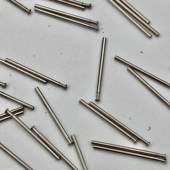 Componente din oțel inoxidabil pentru curea de ceas: tijă de conectare și șurub de prindere – Universal brand, Primăvară 2024