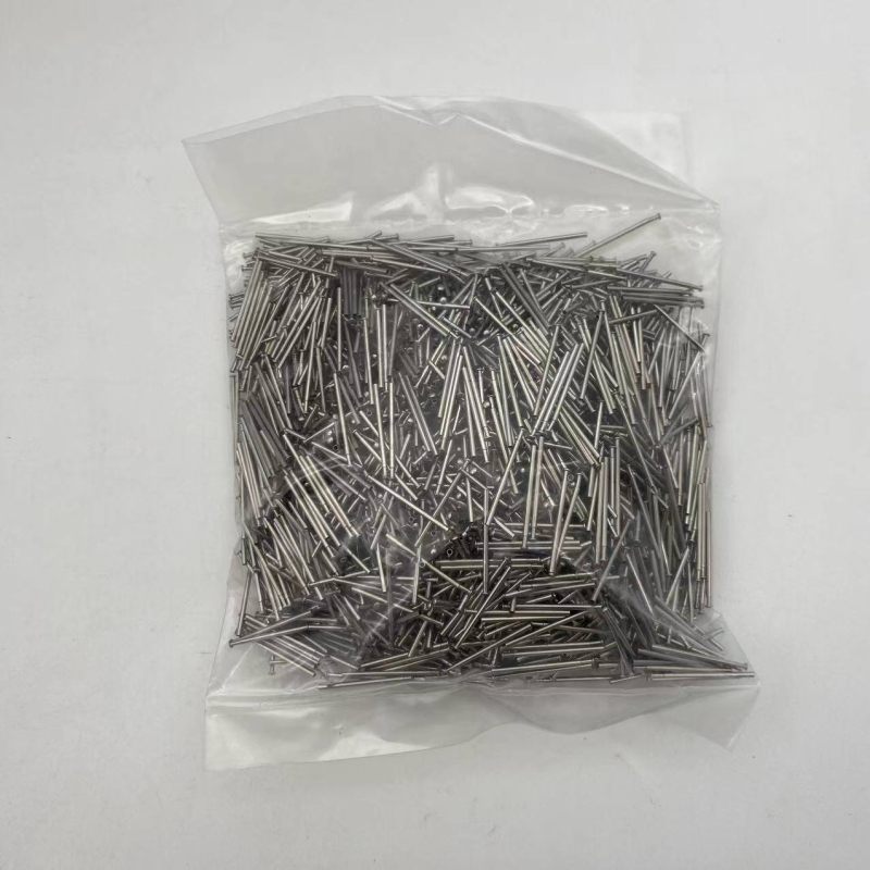 Componente din oțel inoxidabil pentru curea de ceas: tijă de conectare și șurub de prindere – Universal brand, Primăvară 2024