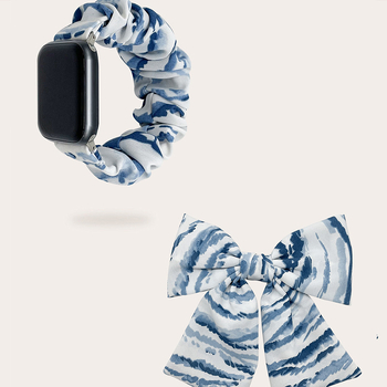 Set plave prugaste narukvice za Apple Watch i gumice za kosu s mašnicom