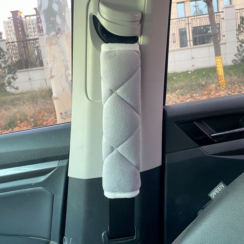 Perne moi pentru centura de siguranță auto din pluș, cu protecție anti-derapare și umplutură îngroșată