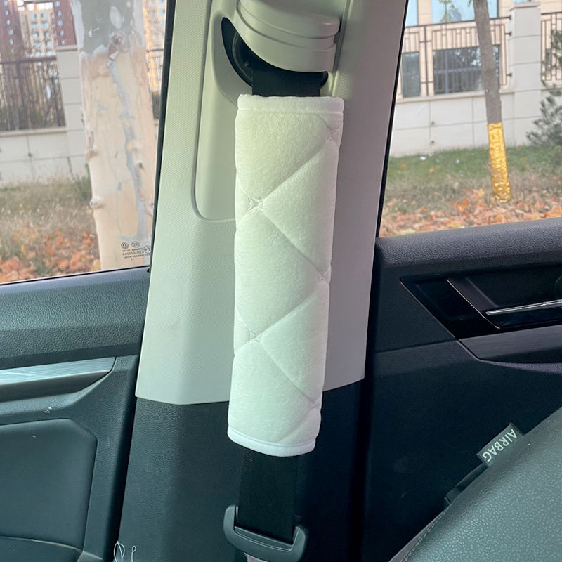 Perne moi pentru centura de siguranță auto din pluș, cu protecție anti-derapare și umplutură îngroșată