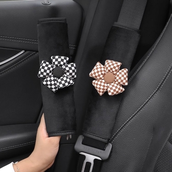Protector de umăr pentru centura auto, design camelia, husă groasă (Brand: Fragrant; Material: Plush; Tip: Practic)