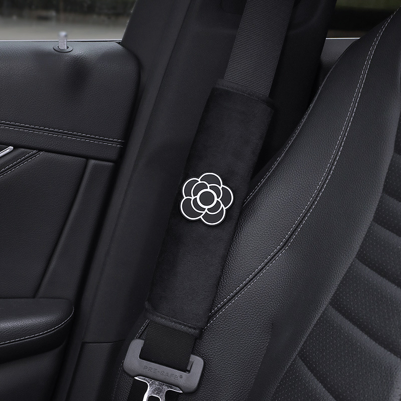 Protector de umăr pentru centura auto, design camelia, husă groasă (Brand: Fragrant; Material: Plush; Tip: Practic)