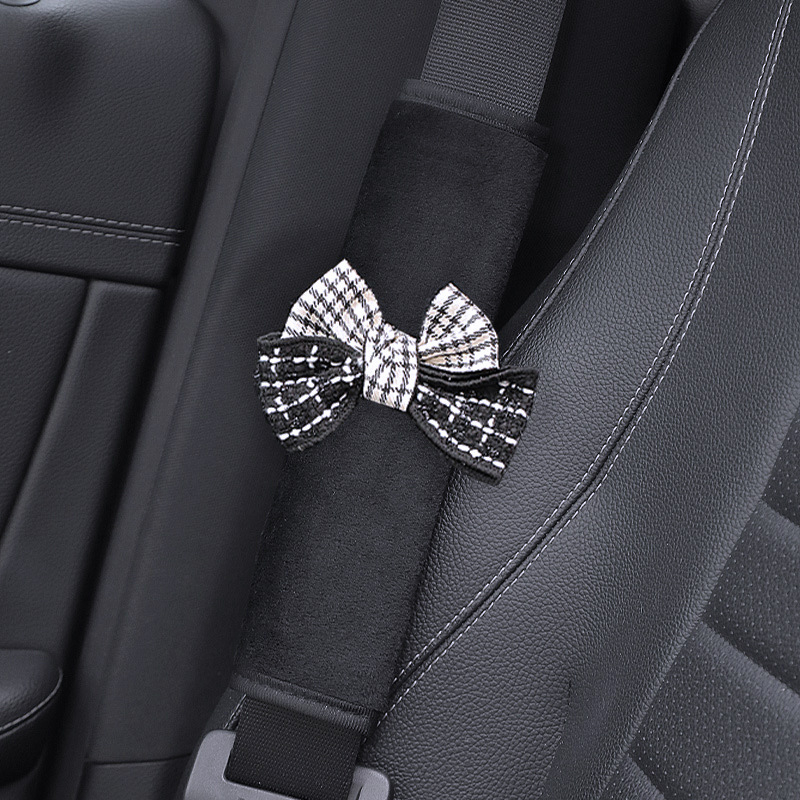 Protector de umăr pentru centura auto, design camelia, husă groasă (Brand: Fragrant; Material: Plush; Tip: Practic)