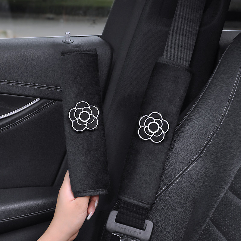 Protector de umăr pentru centura auto, design camelia, husă groasă (Brand: Fragrant; Material: Plush; Tip: Practic)