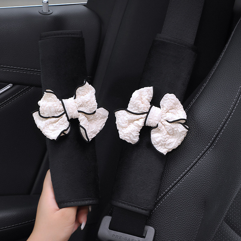 Protector de umăr pentru centura auto, design camelia, husă groasă (Brand: Fragrant; Material: Plush; Tip: Practic)