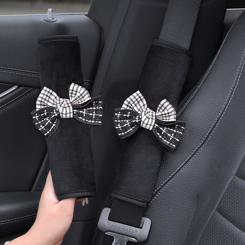 Protector de umăr pentru centura auto, design camelia, husă groasă (Brand: Fragrant; Material: Plush; Tip: Practic)