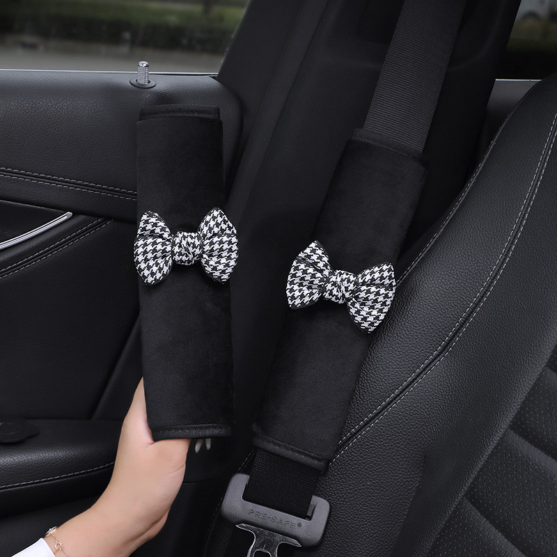 Protector de umăr pentru centura auto, design camelia, husă groasă (Brand: Fragrant; Material: Plush; Tip: Practic)