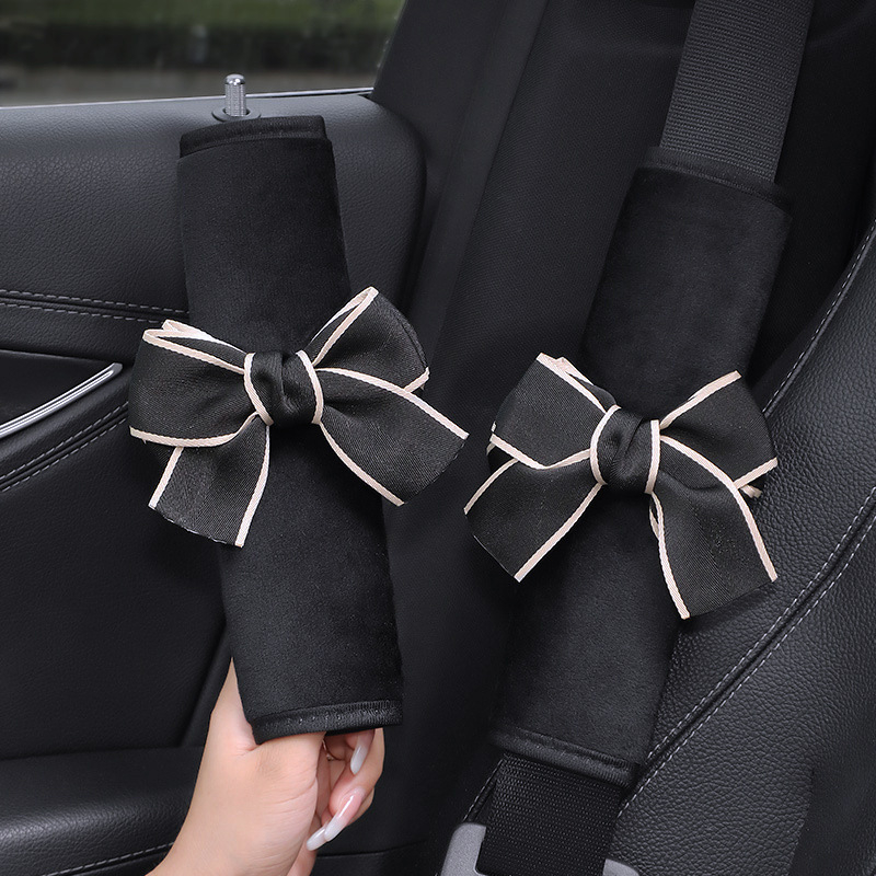 Protector de umăr pentru centura auto, design camelia, husă groasă (Brand: Fragrant; Material: Plush; Tip: Practic)