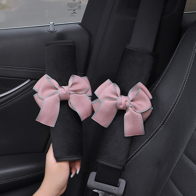 Protector de umăr pentru centura auto, design camelia, husă groasă (Brand: Fragrant; Material: Plush; Tip: Practic)