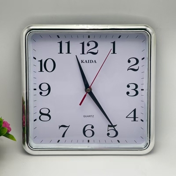 Ceas de perete pătrat, stil minimalist, mișcare jump-second, alimentare baterie, Mulberry 5168, carcasă din plastic cu fațadă din sticlă, afișaj analog cu ace și cifre, pentru living