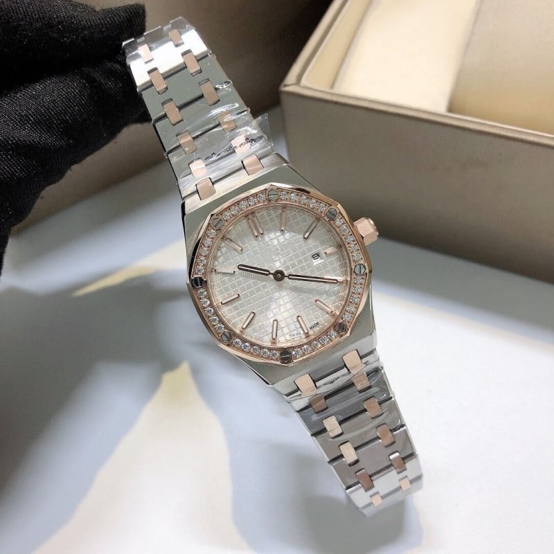 Ceas dama din oțel inoxidabil, cuarț, mișcare Swiss ETA, cristal safir, bezel cu inel de diamante, cadran în formă de floare, rezistență la apă 30 m