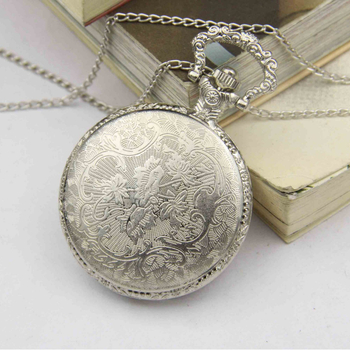 Ceas de buzunar cu stil antic, mecanism cuarț, rezistență la apă 10 m, coroană în formă de ceapă, geam din plexiglas