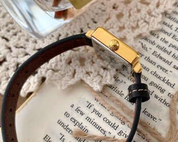 Ceas quartz pentru femei cu cadran pătrat, carcasă și brățară din oțel inoxidabil, mișcare Swiss ETA, rezistență la apă 30 m