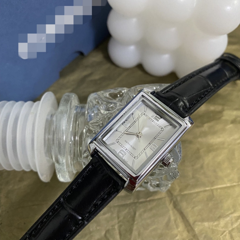 Ceas de damă quartz cu cadran pătrat, mișcare Swiss ETA, rezistență la apă 30M, curea din piele sintetică