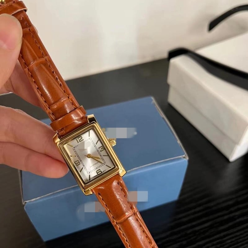 Ceas de damă quartz cu cadran pătrat, mișcare Swiss ETA, rezistență la apă 30M, curea din piele sintetică