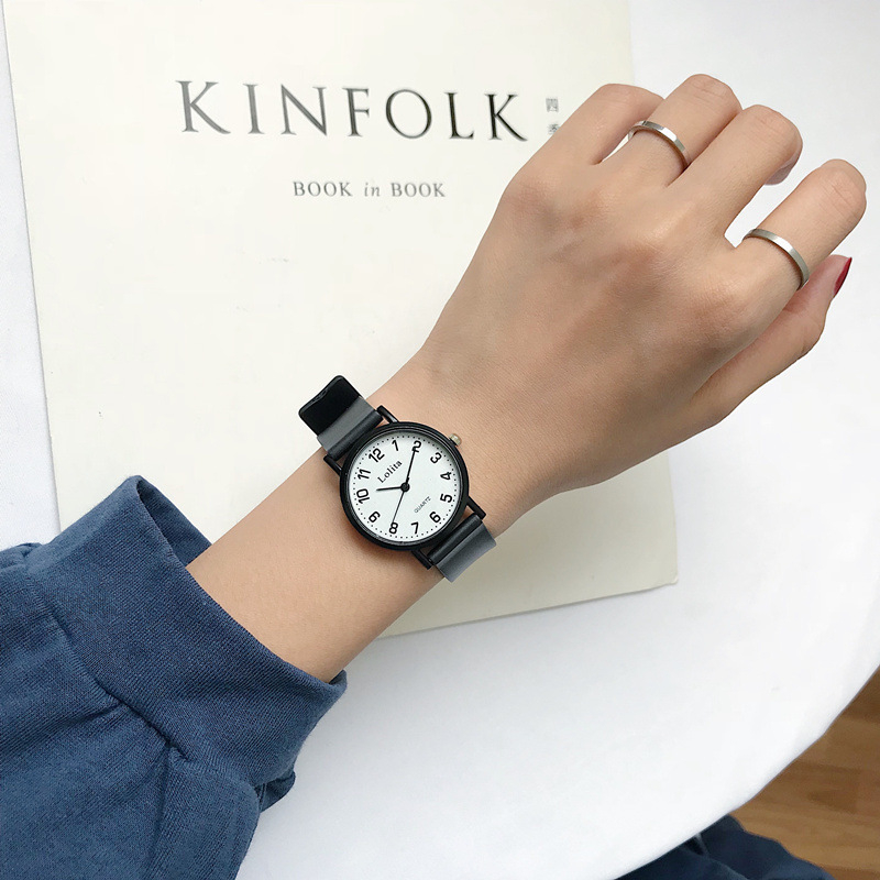 Satovi u korejskom stilu za parove - kvarcni mehanizam, promjer brojčanika 38 mm, debljina 8 mm, kućište od legure, remen od plastike