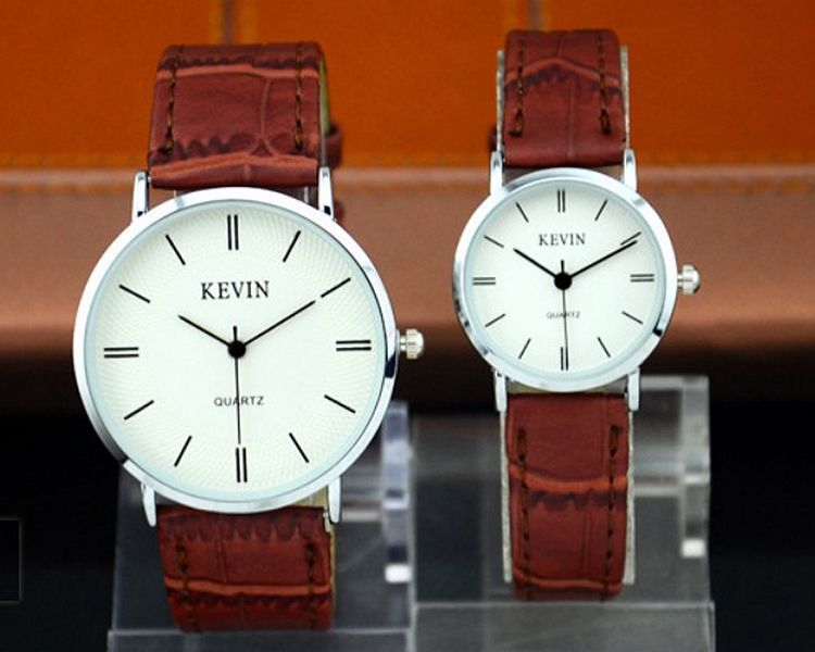 Satovi za parove, kvarcni mehanizam, korejskog stila, jednostavni i elegantni; Pokret: Quartz; Kućište: metal; Remen: imitirana koža; Kopča: pin kopča