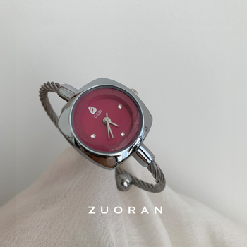 Gödel női kvarc karóra karkötővel – GEDI mechanizmus, mutatós kijelző, kerek számlap, ötvözetből készült tokozás, 30M vízállóság