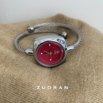 Gödel női kvarc karóra karkötővel – GEDI mechanizmus, mutatós kijelző, kerek számlap, ötvözetből készült tokozás, 30M vízállóság