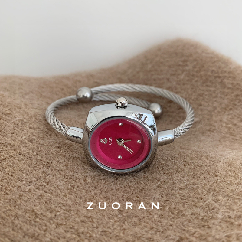 Gödel női kvarc karóra karkötővel – GEDI mechanizmus, mutatós kijelző, kerek számlap, ötvözetből készült tokozás, 30M vízállóság