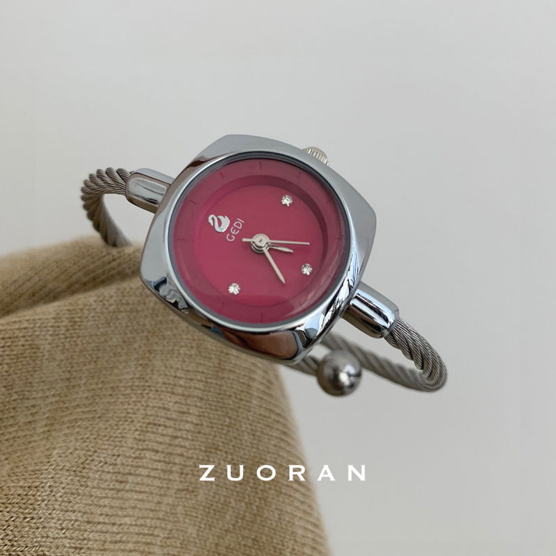 Gödel női kvarc karóra karkötővel – GEDI mechanizmus, mutatós kijelző, kerek számlap, ötvözetből készült tokozás, 30M vízállóság