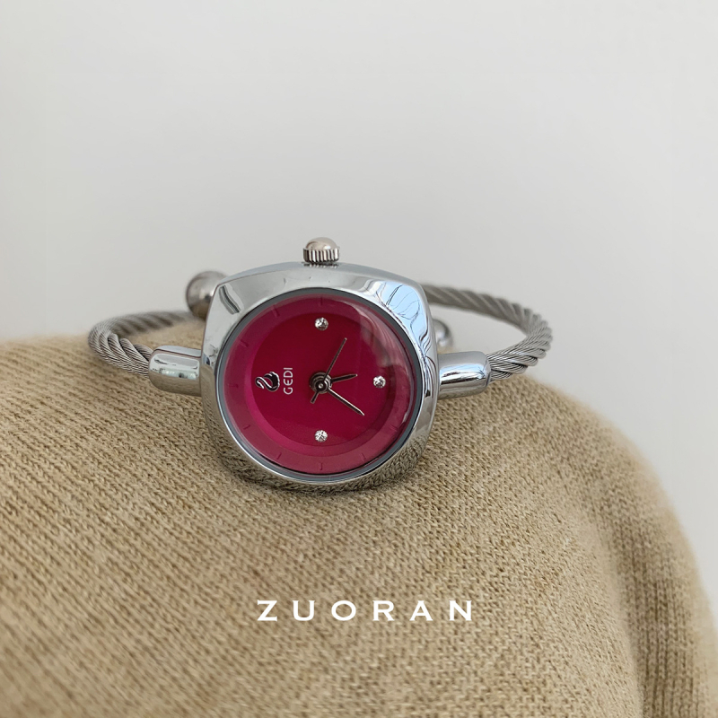 Gödel női kvarc karóra karkötővel – GEDI mechanizmus, mutatós kijelző, kerek számlap, ötvözetből készült tokozás, 30M vízállóság