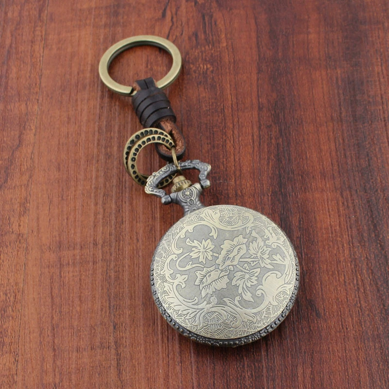 Ключодържател часовник с ретро стил, метален материал, букет от вечни рози