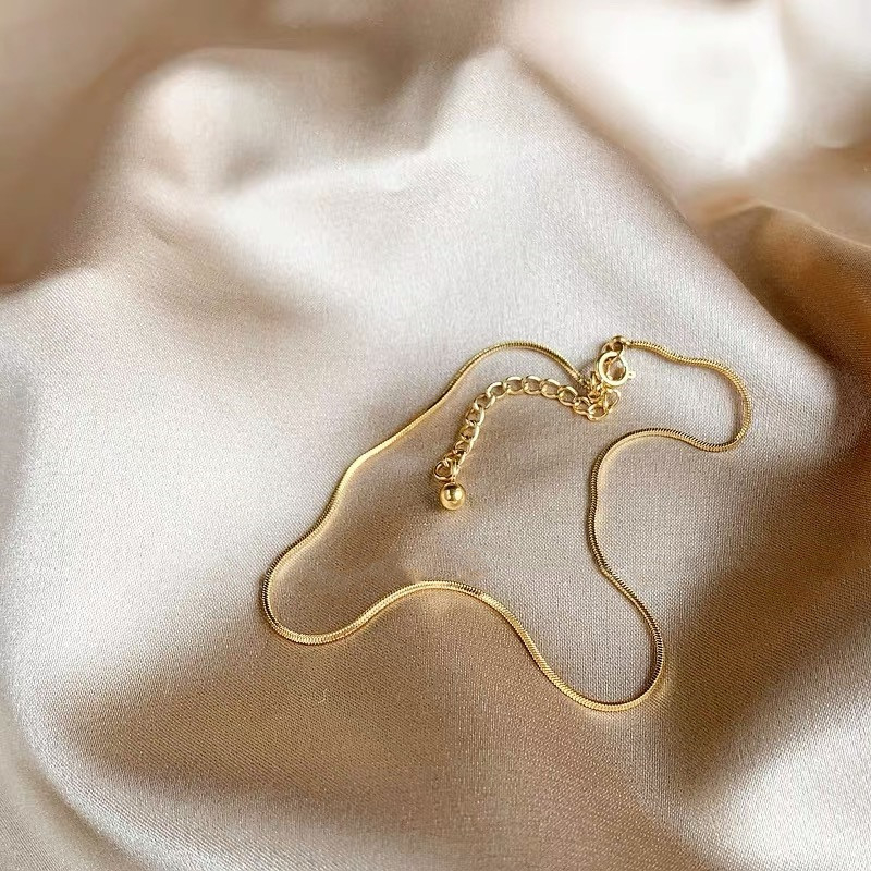 Potītes ankleta korejiskā stilā, plāns čūskas kaula dizains, S925 sudrabs ar 14K zelta pārklājumu, modelis ONNJL-04, ģeometrisks akcent