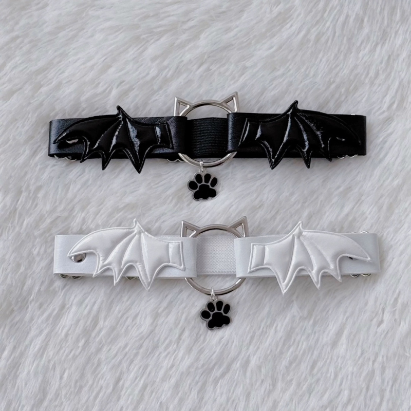 Gležnjača s krilima i motivom mačje šape, inspirirano Y2K goth subkulturom, unisex, jesen 2024, pojedinačno pakiranje