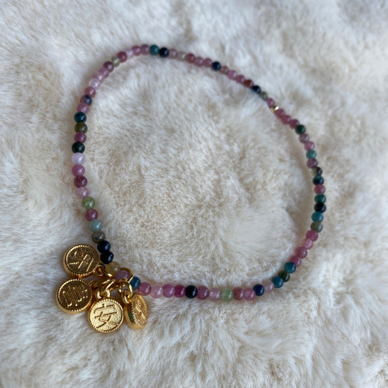 Potītes rokassprādze ar turmalīnu, nacionālais stils, sakaļots metāls, pielāgojama