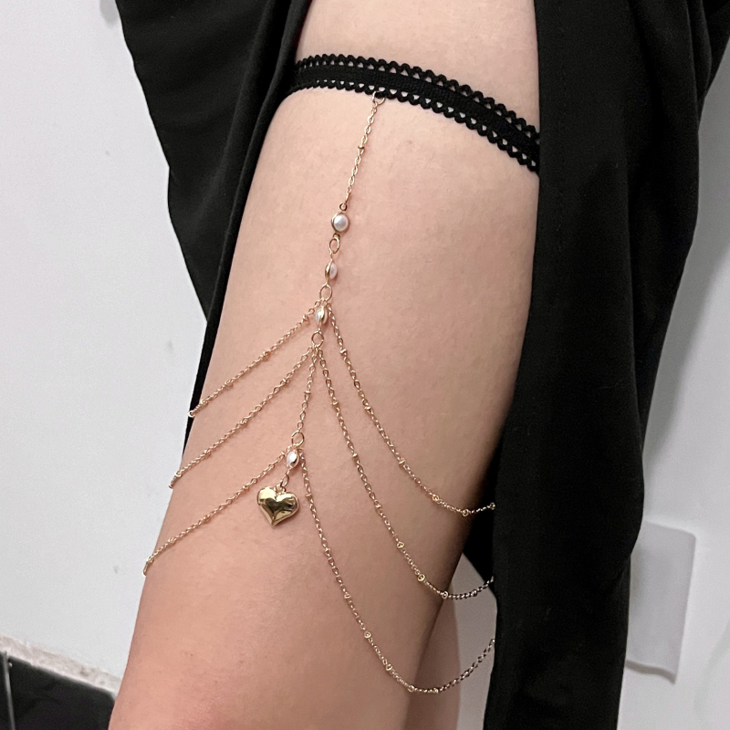 Ženski anklet od legure, srcolik dizajn, bez kamenčića