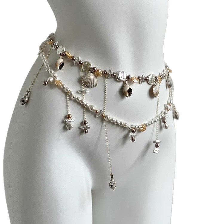 Lanț de talie dublu strat cu ciucuri, perle Baroque, detalii din scoică; materiale mixte; lungime 105 cm; vară, stil lejer, personalizare disponibilă