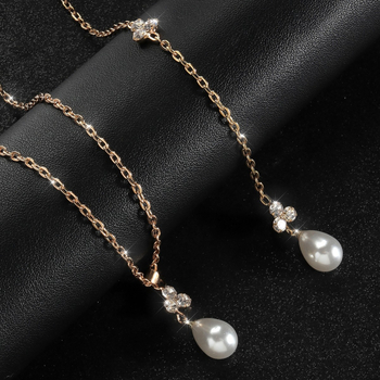 Lanț corporal cu design geometric, din aliaj, placat electro, inserții pietre semiprețioase placate cu aur, cristale (Forma geometrică; Aliaj; Placare electro; Inserții în pietre; Cristale)