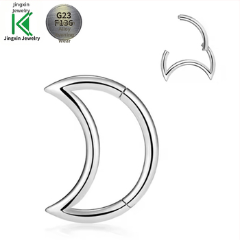 Titāna sakausējuma deguna gredzens, pusmēness formas, pulēta virsma, universāls stil, dabīgs izskats.