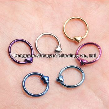 G23 titanová zliatina nosový krúžok so srdcovým tvarom, anodizovaný dizajn pre piercing