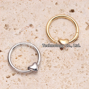 G23 titanová zliatina nosový krúžok so srdcovým tvarom, anodizovaný dizajn pre piercing