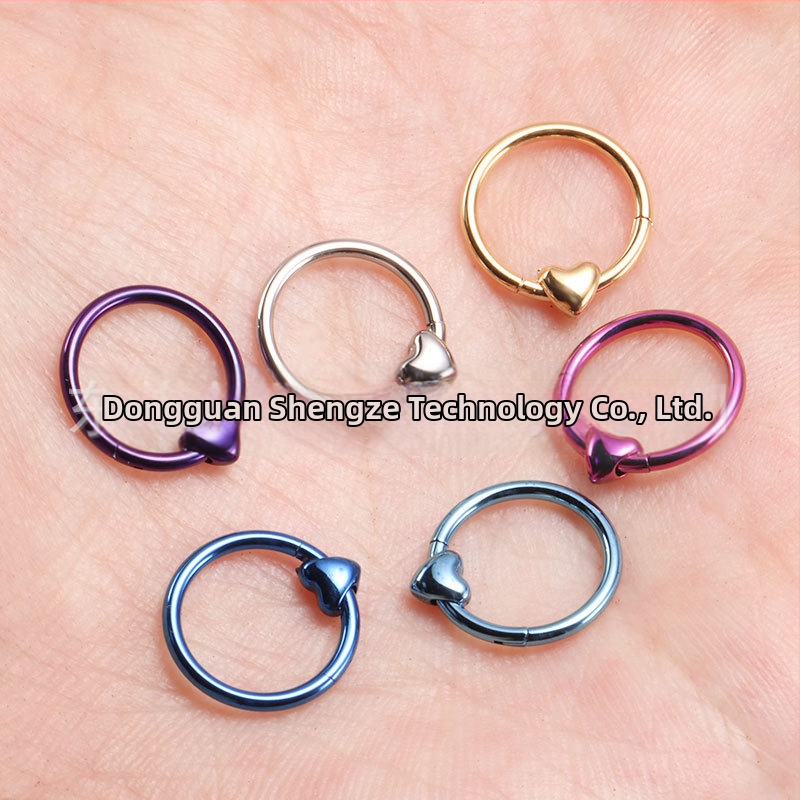 G23 titanová zliatina nosový krúžok so srdcovým tvarom, anodizovaný dizajn pre piercing