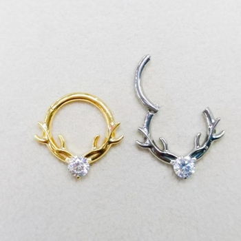 Inel de nas cu cristale zirconiu, aliaj de titan (ASTM F136, cristal Gy122s, placare electroplatină, formă geometrică)