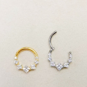 Inel de nas cu cristale zirconiu, aliaj de titan (ASTM F136, cristal Gy122s, placare electroplatină, formă geometrică)