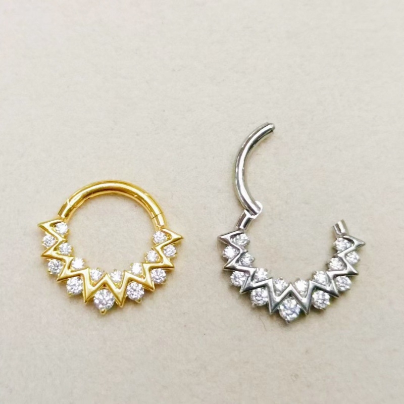 Inel de nas cu cristale zirconiu, aliaj de titan (ASTM F136, cristal Gy122s, placare electroplatină, formă geometrică)