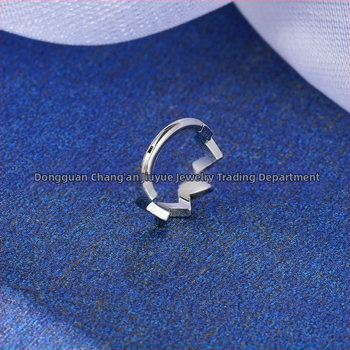 Inel nazal cu design geometric ondulat în formă de U, aliaje titan G23, seria Princess, gravură