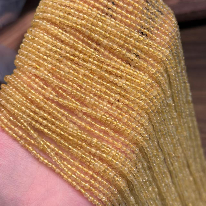 Perle lucioase pentru bijuterii DIY – mărgele din cristal, stil fashion, modele variate, lansare primăvara 2025