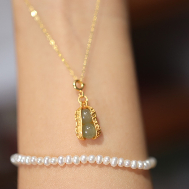 Ogrlica s Hetianskim jadeitom, privjesak u obliku kikirikija, ručno izrađeno, Dream Crystal, blag luksuzni stil