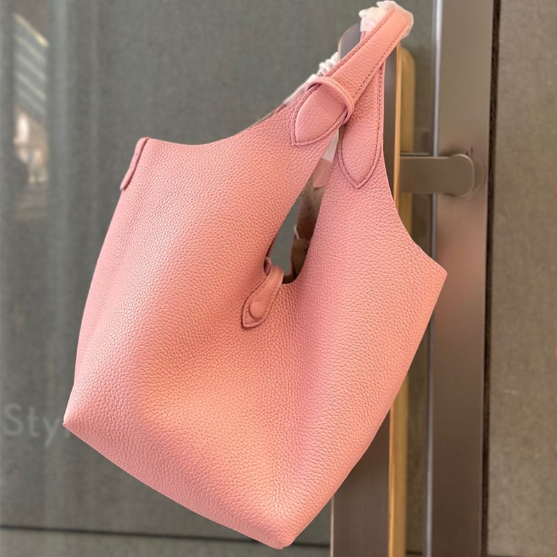 Õiges nahast bucket-kott, esimesest kihist veise nahk, vooder nahk, köisvoldiga sulgemine, sisemine mobiiltelefoni tasku