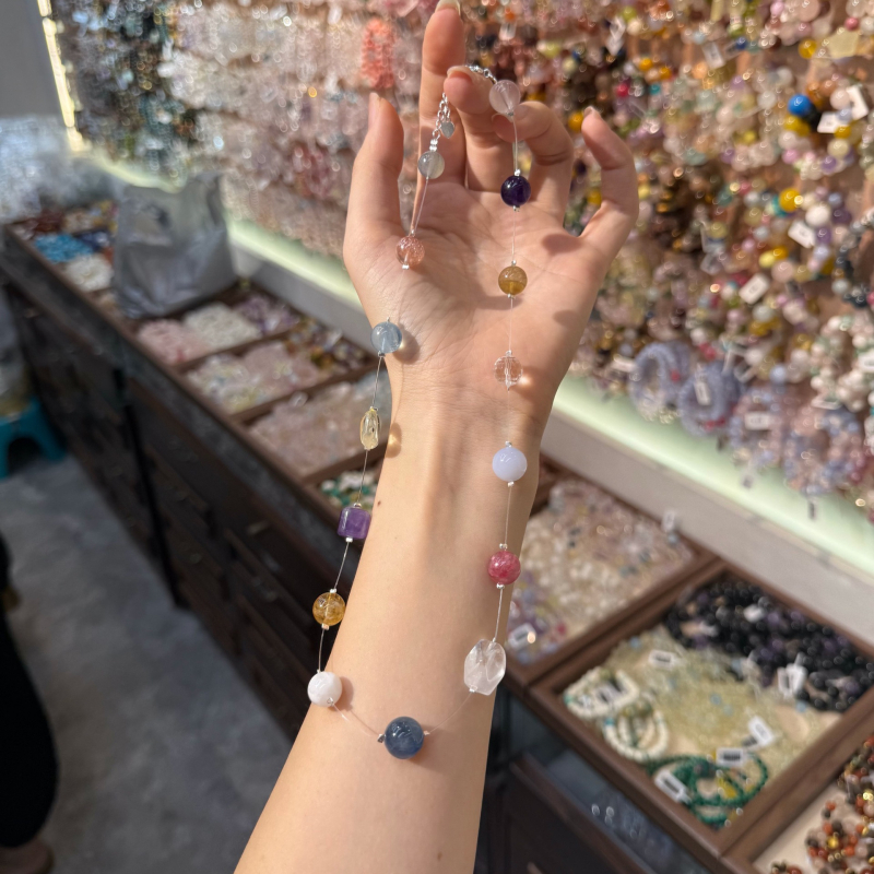 Nyaklánc — kristály anyag, kézműves, geometriális forma, horgászvonal lánc